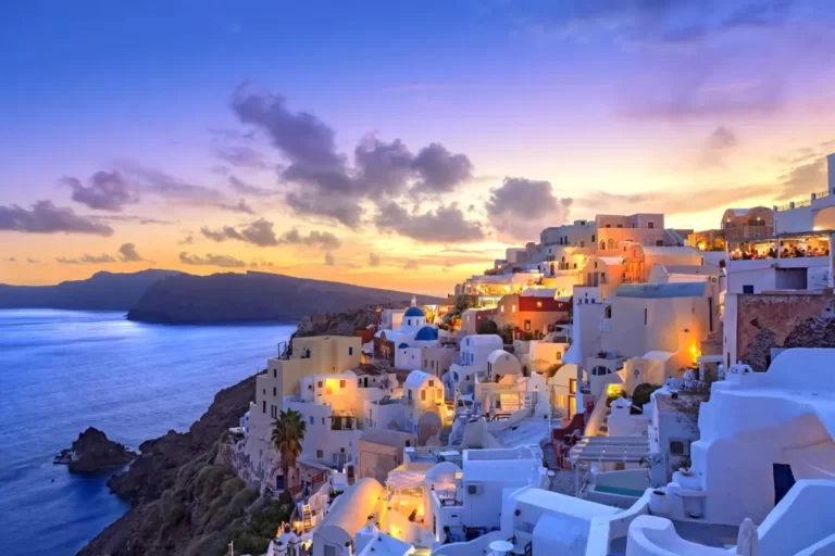 Santorini-at-sunset-greece